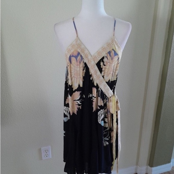 Free People Black and Cream Floral Mini Dress - Picture 1 of 3